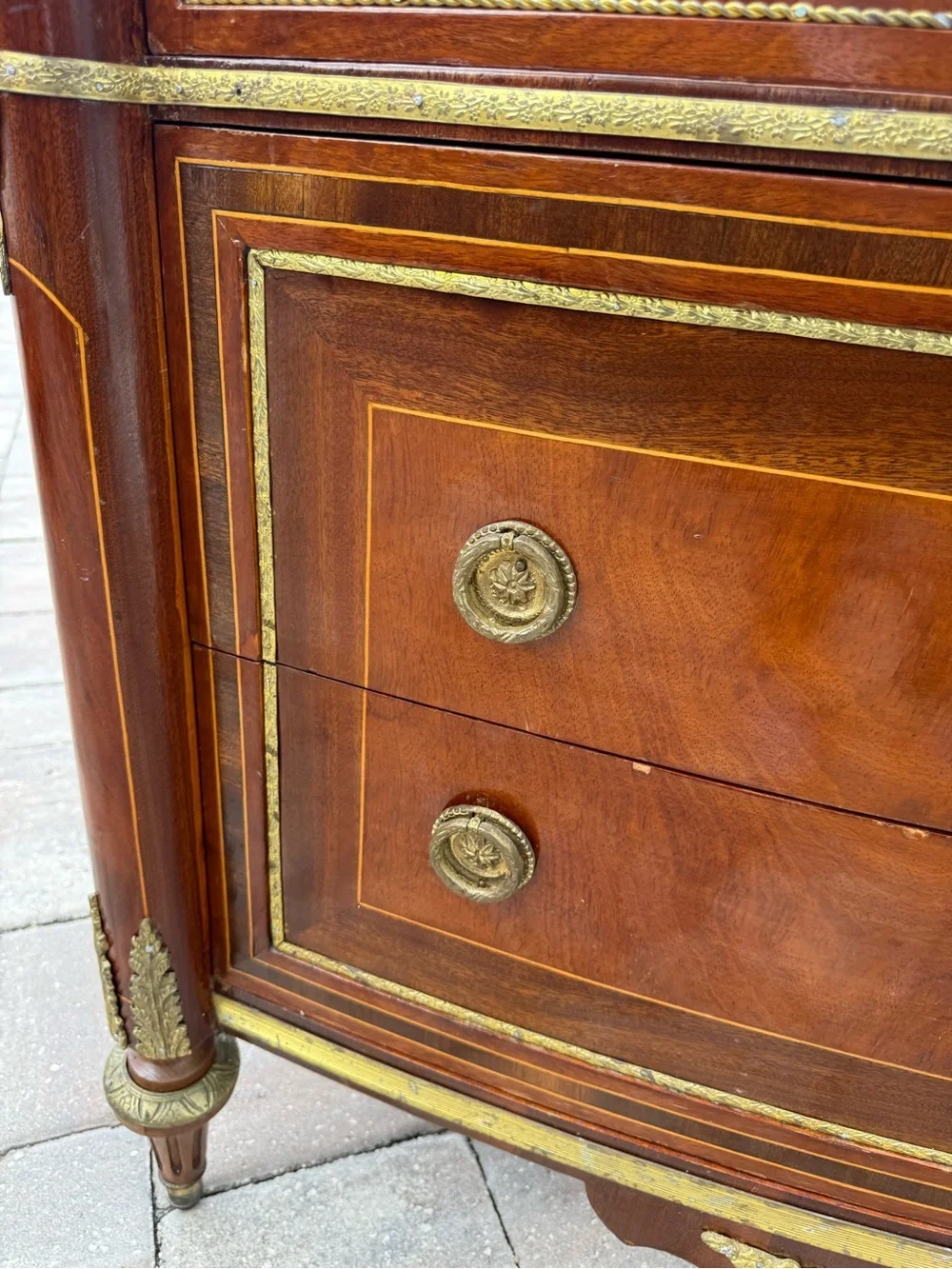 N/A elegant mahogany